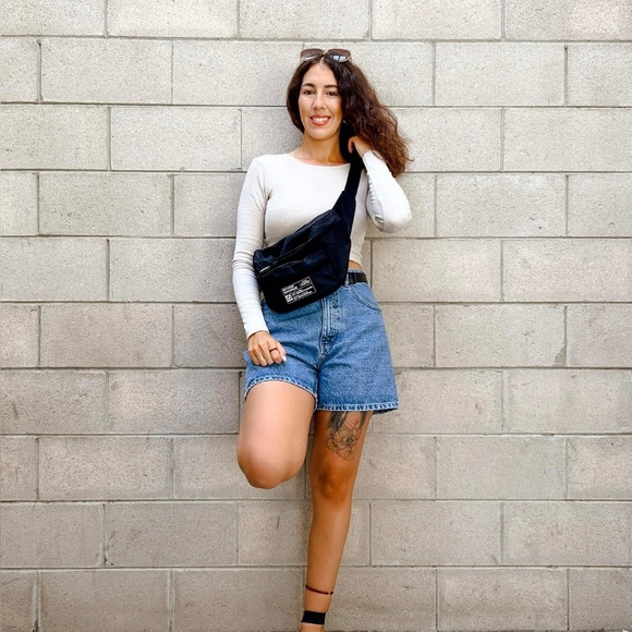 Meet your Posher, Chelsea! - Picture 4 of 11